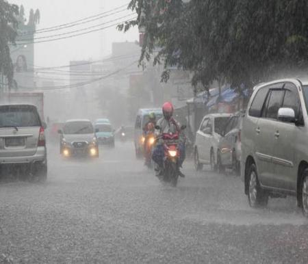 Ilustrasi cuaca ekstrem berpotensi melanda Riau (foto/int)
